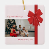 Modern Red Ribbon Bow Wrap Photo Christmas Keramikornament (Vorderseite)