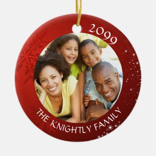 Modern Red Snowflake 2 Foto Familienname Keramik Ornament (Vorne)