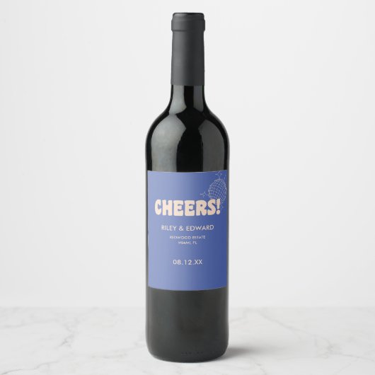 Modern Retro Dark Blue "Cheers!" Custom Wedding Weinetikett (Vorderseite)