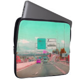 Modern Retro Highway Laptop Cover (Vorne Rechts)