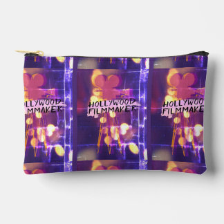 Modern Retro Hollywood Filmmaker in Pink Zubehörtasche