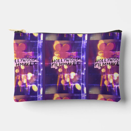 Modern Retro Hollywood Filmmaker in Pink Zubehörtasche (Vorderseite)