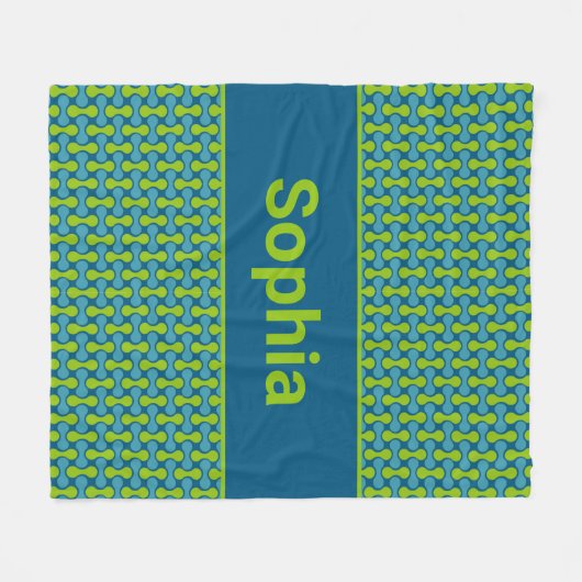 Modern Retro Link Pattern in Blue and Green Fleecedecke (Vorderseite (Horizontal))