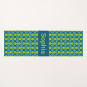 Modern Retro Link Pattern in Blue and Green Yogamatte (Vorderseite (Horizontal))