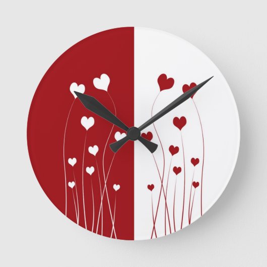 Modern Romantic Red White Love Hearts Runde Wanduhr (Vorderseite)