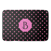 Modern rosa Glitzer Polka-Dots-Muster Monogramm Badematte (Vorderseite)