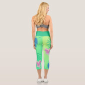 Modern rosa grün und Lila tropisch Capri Leggings (Rückseite)