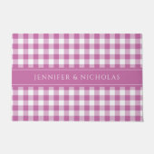 Modern rosa Kariert Gingham Name Fußmatte (Vorderseite)