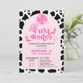 Modern rosa Retro Cowgirl First Rodeo 1. Geburtsta Einladung (Stehend Vorderseite)