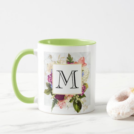 Modern rosafarbenes Blumenmotiv Tasse (Mit Donut)
