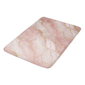 Modern Rose Quartz Marble Gold Badematte (Schrägansicht)