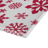 Modern rotes und weißes Schneeflockenmuster Schneidebrett (Ecke)