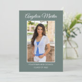 Modern Sage Green Abschluss 3 Foto Class 2022 (Stehend Vorderseite)