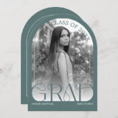 Modern Sage Green Arch Photo Graduation Party Einladung (Vorne/Hinten)