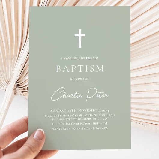 Modern Sage Green Boys kreuzen Christening Taufe Einladung