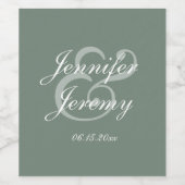 Modern Sage Green Elegante White Script Hochzeit Weinetikett (Einzelnes Label)