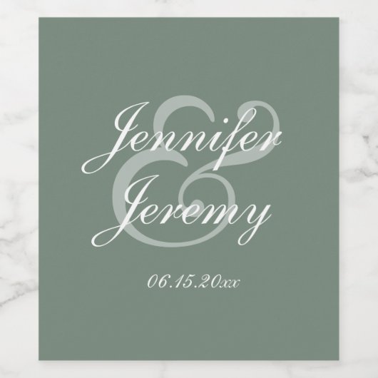 Modern Sage Green Elegante White Script Hochzeit Weinetikett (Einzelnes Label)
