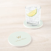 Modern Sage Green Gold Script Monogram Getränkeuntersetzer (Seite)