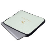 Modern Sage Green Gold Script Monogram Laptopschutzhülle (Vorne Knopf)