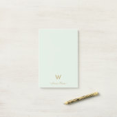 Modern Sage Green Gold Script Monogram Post-it Klebezettel (Auf Schreibtisch)
