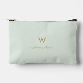 Modern Sage Green Gold Script Monogram Zubehörtasche (Vorderseite)