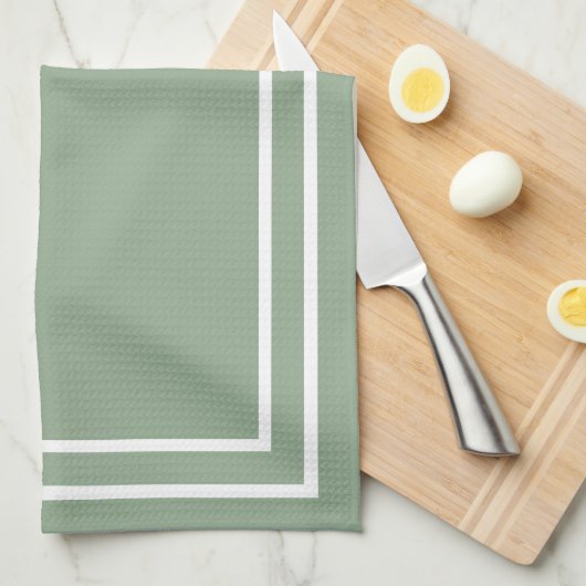 Modern Sage Green Monogram Geschirrtuch (Viertel Falte)