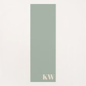 Modern Sage Green Monogram Initials Personalized Yogamatte (Vorderseite)