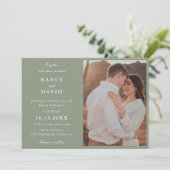 Modern Sage Green Photo Wedding Invitation Einladung (Stehend Vorderseite)