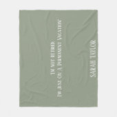 Modern Sage Green Saying Retirement Name Monogram Fleecedecke (Vorderseite)