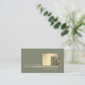 Modern Sage Green Scannable QR Code Minimalistic Visitenkarte (Stehend Vorderseite)