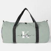 Modern Sage Green Script Monogram Duffle Bag (Rückseite)