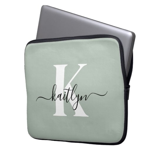 Modern Sage Green Script Monogram Laptopschutzhülle (Vorderseite Links)