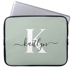 Modern Sage Green Script Monogram Laptopschutzhülle