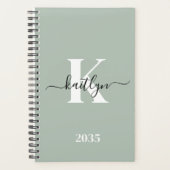 Modern Sage Green Script Monogram Planer (Vorderseite)