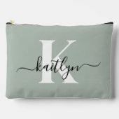 Modern Sage Green Script Monogram Zubehörtasche (Vorderseite)