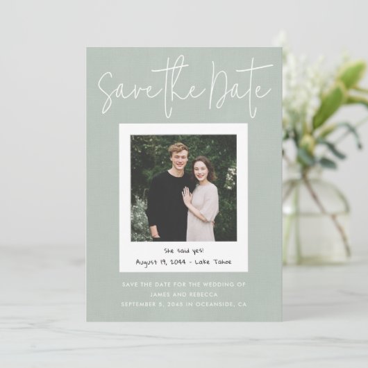 Modern Sage Green Snapshot Photo Save the Date Einladung (Stehend Vorderseite)