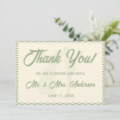 Modern Sage Green Wavy Stripe Photo Wedding Dankeskarte (Stehend Vorderseite)