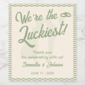 Modern Sage Green Wavy Stripe Wedding Weinetikett (Einzelnes Label)