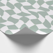 Modern Sage Green & White Wavy Checkerboard Geschenkpapier (Ecke)