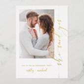 Modern sagte sie Yes Engagement Party Gold Folieneinladung (Vorderseite)