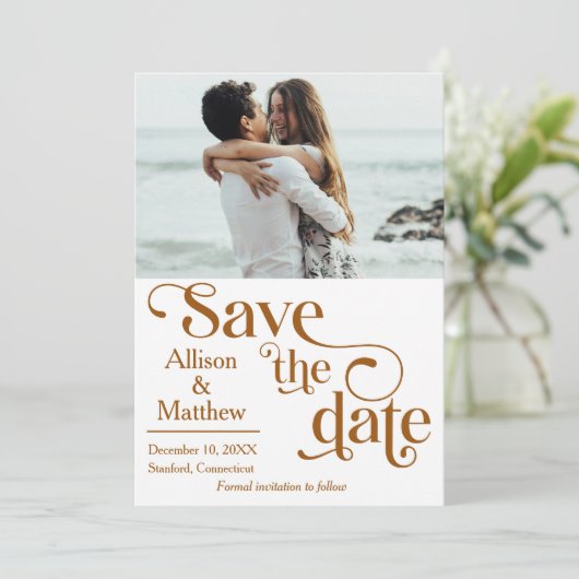 Modern Save the Date mit Foto - Sie sagte ja Einladung (Stehend Vorderseite)