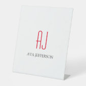 Modern schlichte, schlicht-rote Monogramm Sockelschild (Vorderseite)