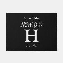 Modern Schwarz-weißer Monogramm Name Newlyweds Doo Fußmatte