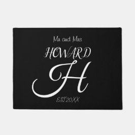 Modern Schwarz-weißer Monogramm Name Newlyweds Doo Fußmatte