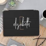 Modern Schwarz-weißer Monogrammname iPad Air Hülle<br><div class="desc">Mit diesem mit Monogramm iPad Cover in Schwarz, Weiß und Gold fügen Sie Ihrer Arbeit eine einzigartige Touch hinzu. Dieses moderne und raffinierte Design zeichnet sich durch Ihren eigenen persönlichen Namen und eine erste anmutige, in weiß und gold geschrieben. Der schwarze Hintergrund bietet eine schicke Kulisse, während das weiße Drehbuch...</div>