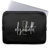 Modern Schwarz-weißer Monogrammname Laptopschutzhülle (Vorderseite)