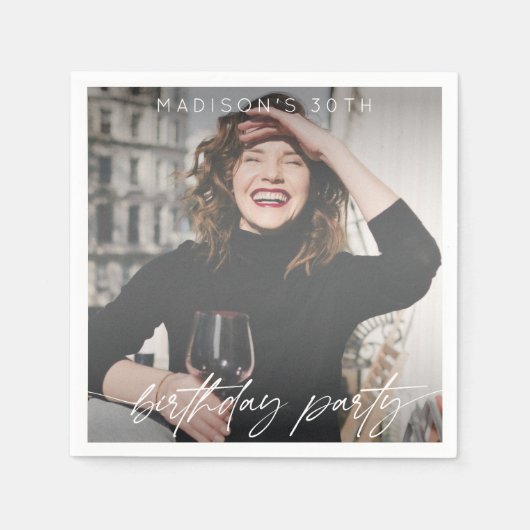 Modern Script Birthday Party Foto Serviette (Vorderseite)