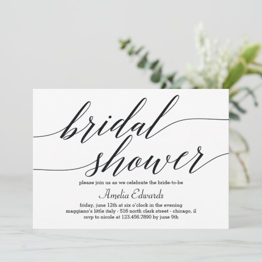 Modern Script Bridal Dusche Einladung (Stehend Vorderseite)