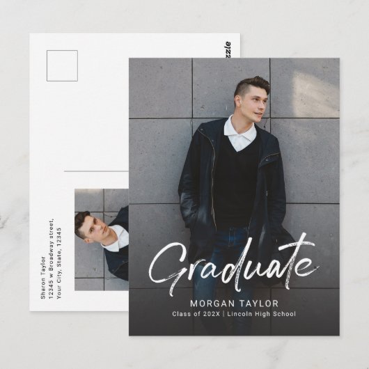 Modern Script Casual Photo Graduation Announcement Postkarte (Vorne/Hinten)
