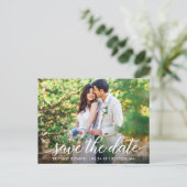 Modern Script Couple Foto Save the Date W Ankündigungspostkarte (Stehend Vorderseite)
